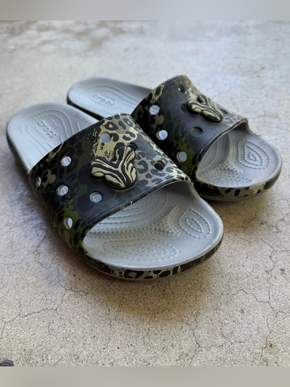 Crocs Disney Animal Kingdom Leopard Safari print Slides Womens Size 7 Mens 5